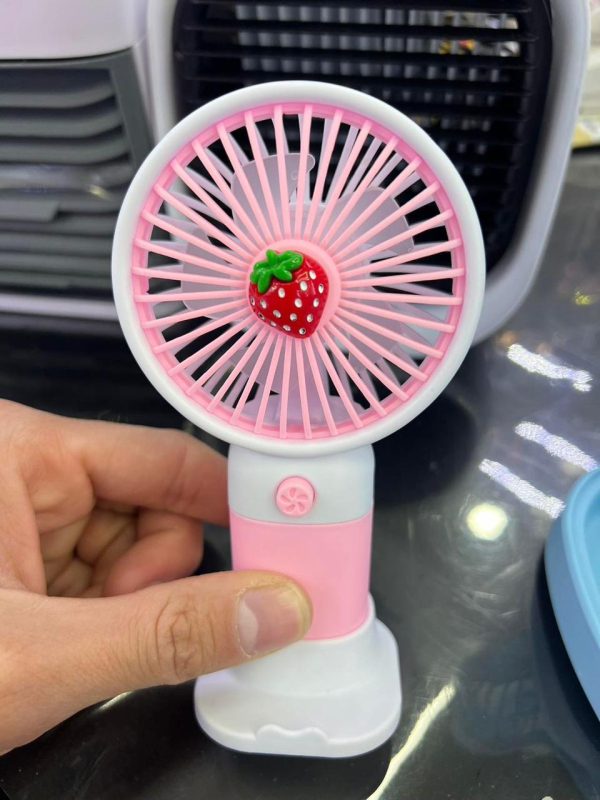 Mini Fan Multifunctional Cool Summer Fruit Cartoon Handheld Mini Fan(random Color )